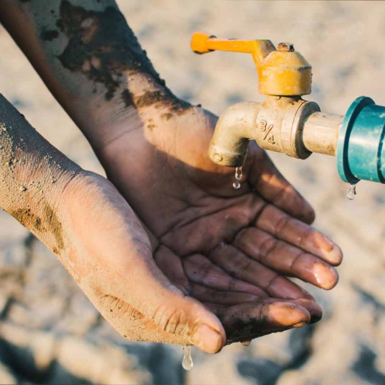 کمبود آب آشامیدنی چابهار طی یک سال برطرف می‌شود